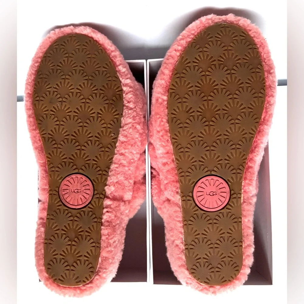 UGG Fluff Yeah Slides Sheepskin with Elastic Logo Strap in Salmon Pink Size 7